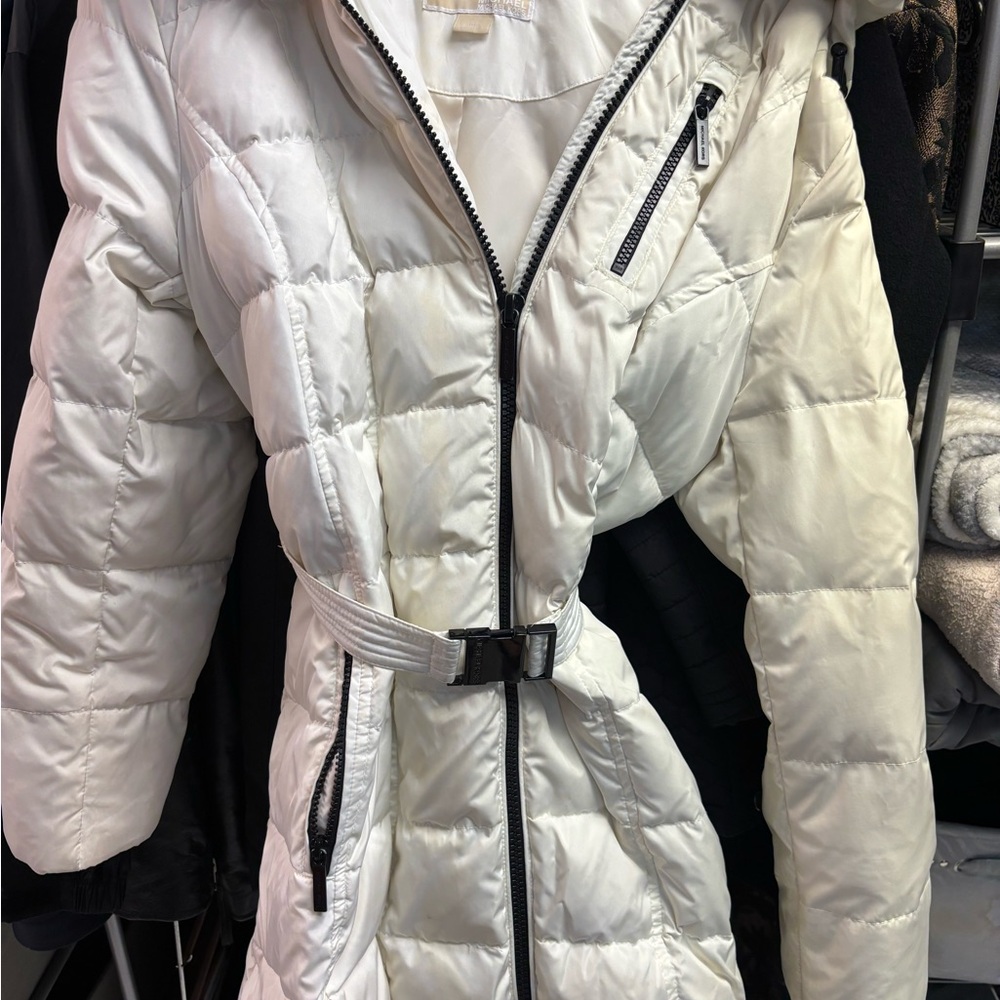 MICHAEL Michael Kors White Puffer Jacket with Belted Waist